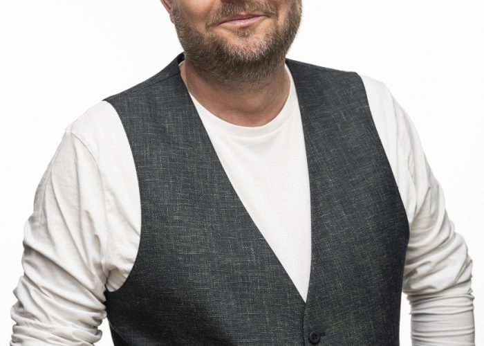 Michael Frowin Hochformat_ Foto Bernd Brundert_1119 (853x1280)